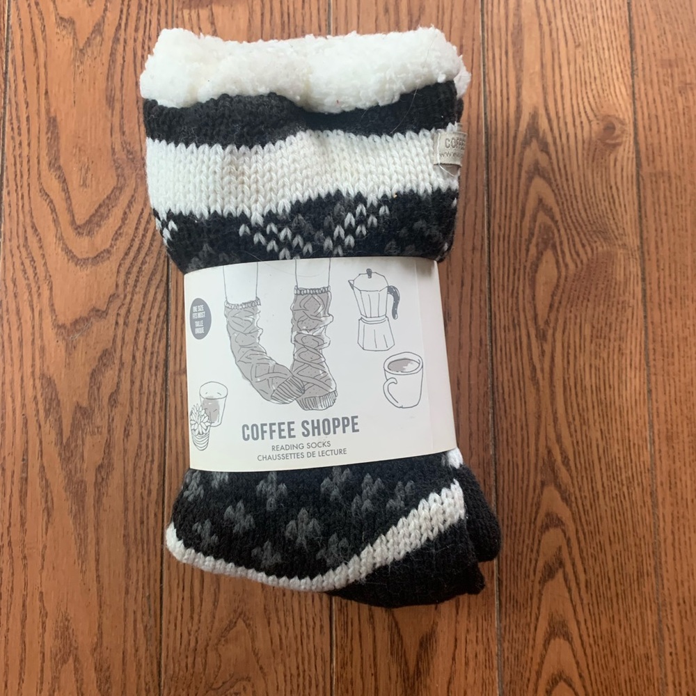 2 for 10 coffee shoppe black&white knit fuzzy socks